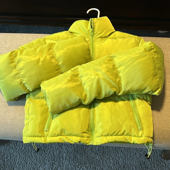 NWOT. Neon green After 5 crop puffer jacket/coat - Picture 2 of 7